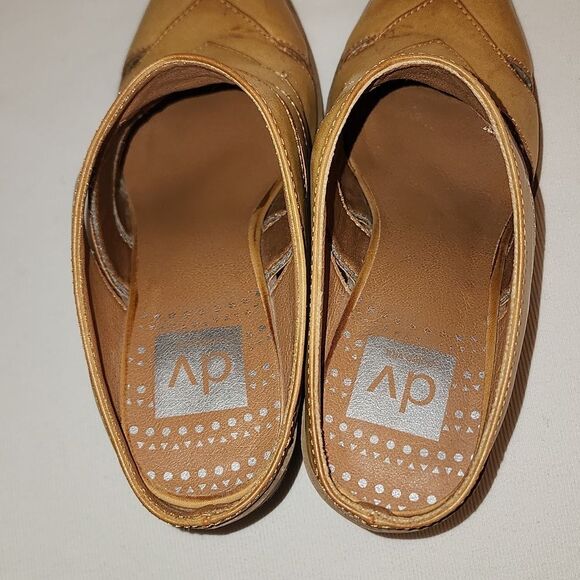 DV By Dolce Vita Juicy Cognac Pointy Toe Slip On Heeled Mules size 7.5 - Picture 7 of 10